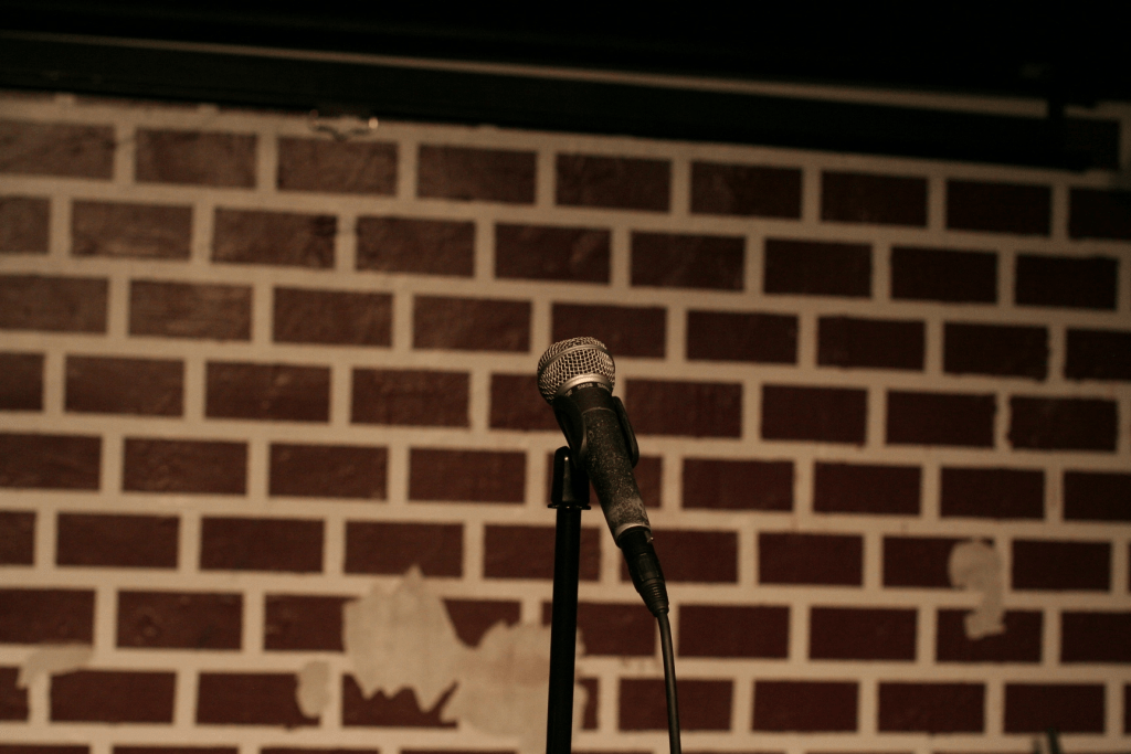 standup comedy lone mic