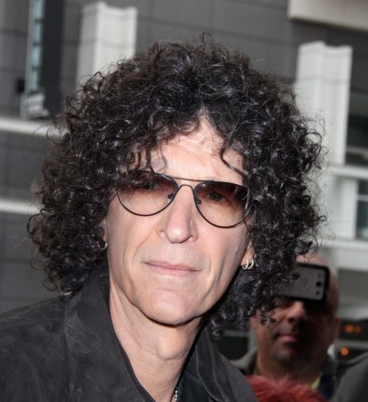 Germaphobe Howard Stern goes out to dinner for first time since 2020